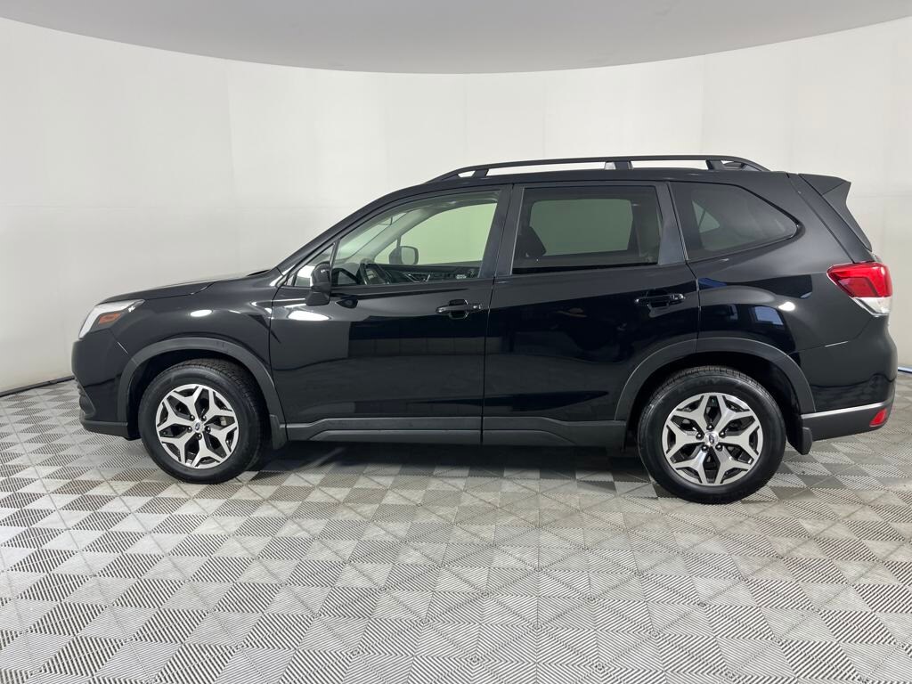 2024 Subaru Forester Premium Base photo 4