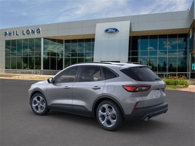 2025 Ford Escape ST-Line photo 4