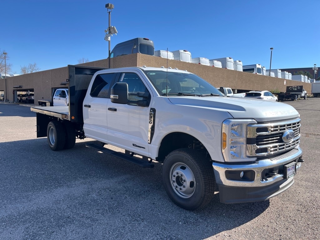 2025 Ford F-350 Super Duty Chassis Cab XL's photo
