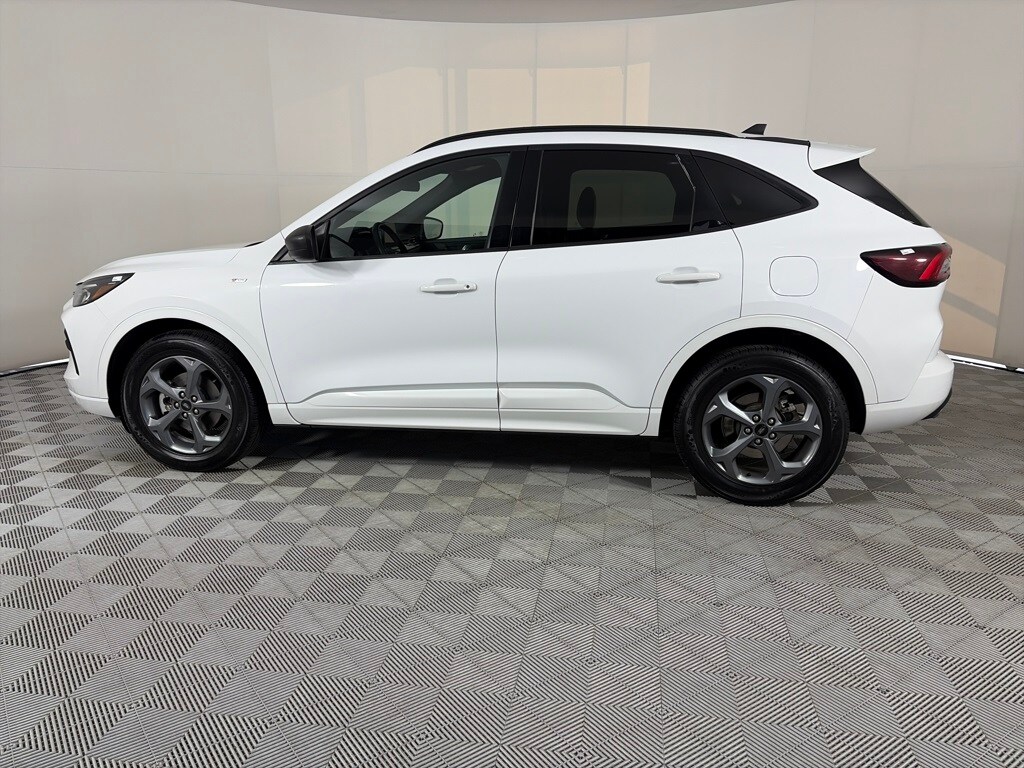 2023 Ford Escape ST-Line photo 3