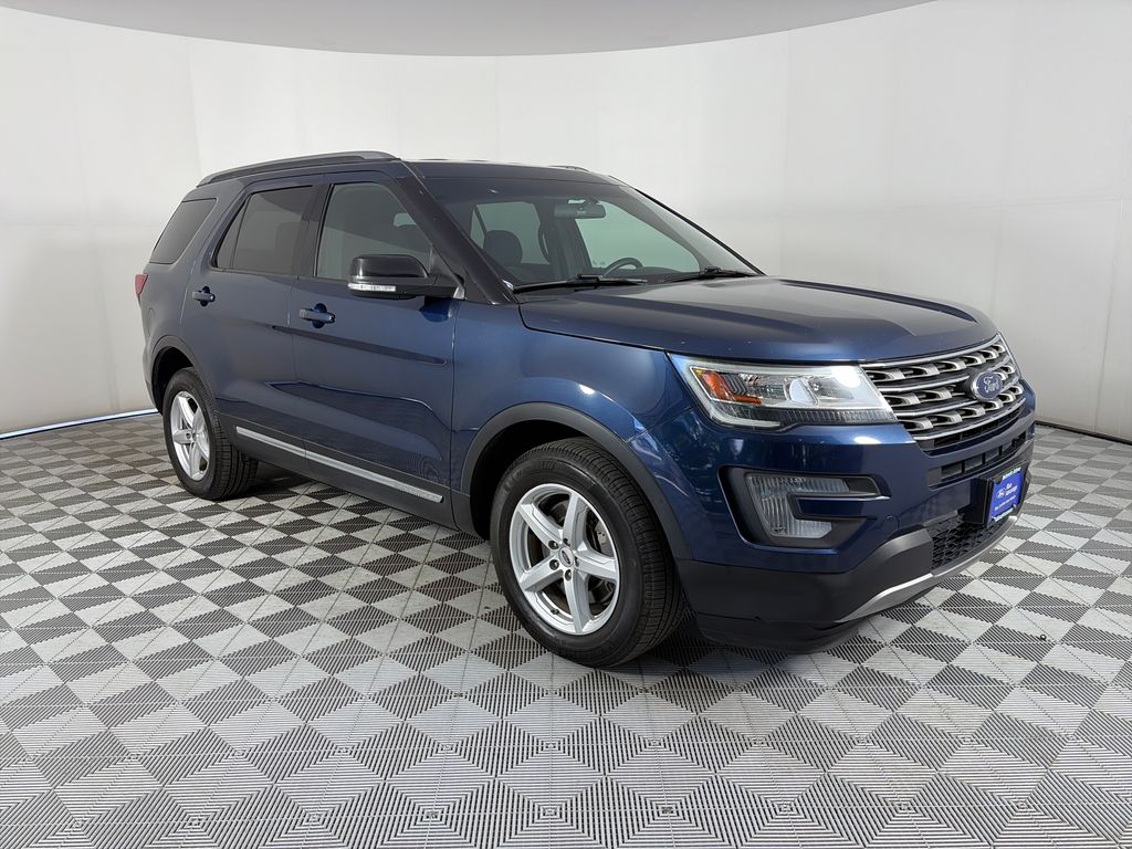 2017 Ford Explorer XLT 4WD's photo