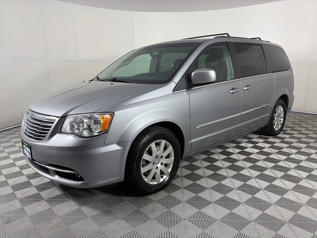 Used 2015 Chrysler Town & Country Touring Minivan/Van