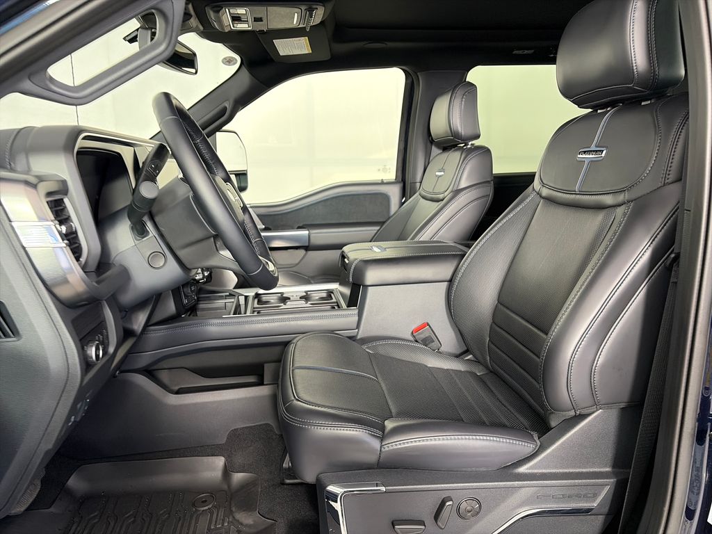 2025 Ford F-350 Super Duty Platinum - Photo 11