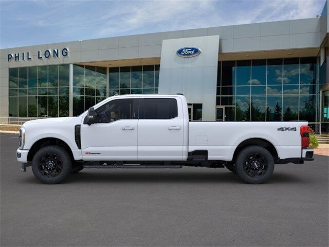 2025 Ford F-350 Lariat photo 3