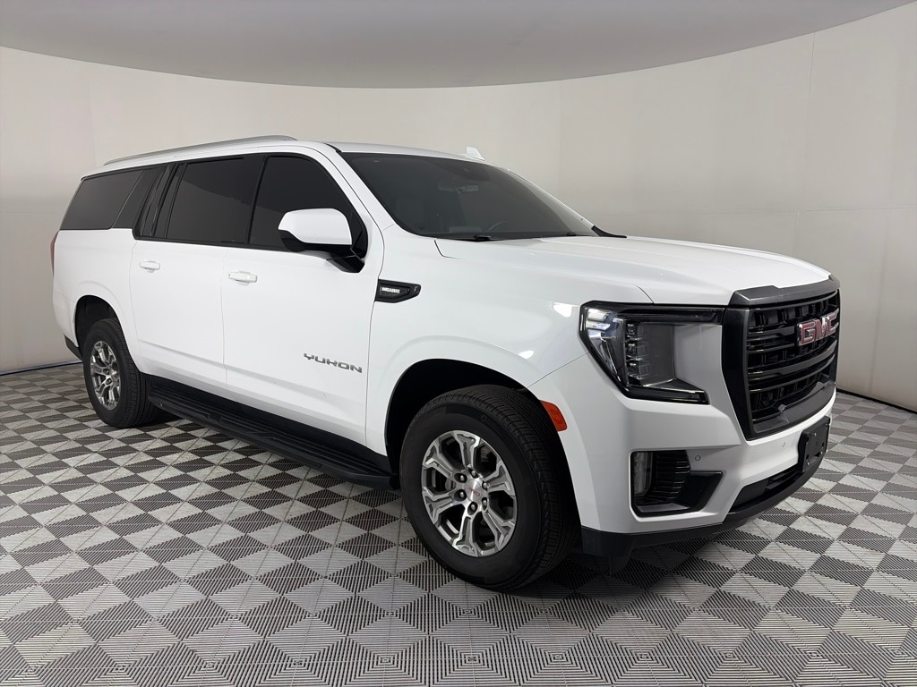2023 GMC Yukon XL SLE's photo