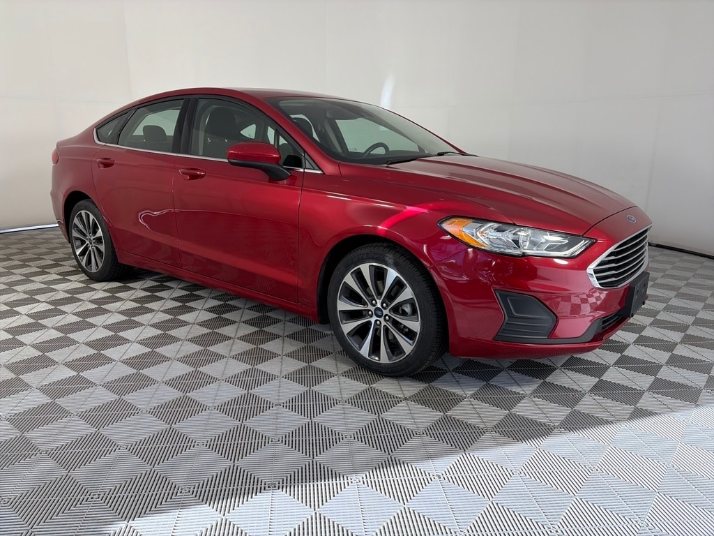 2020 Ford Fusion SE's photo