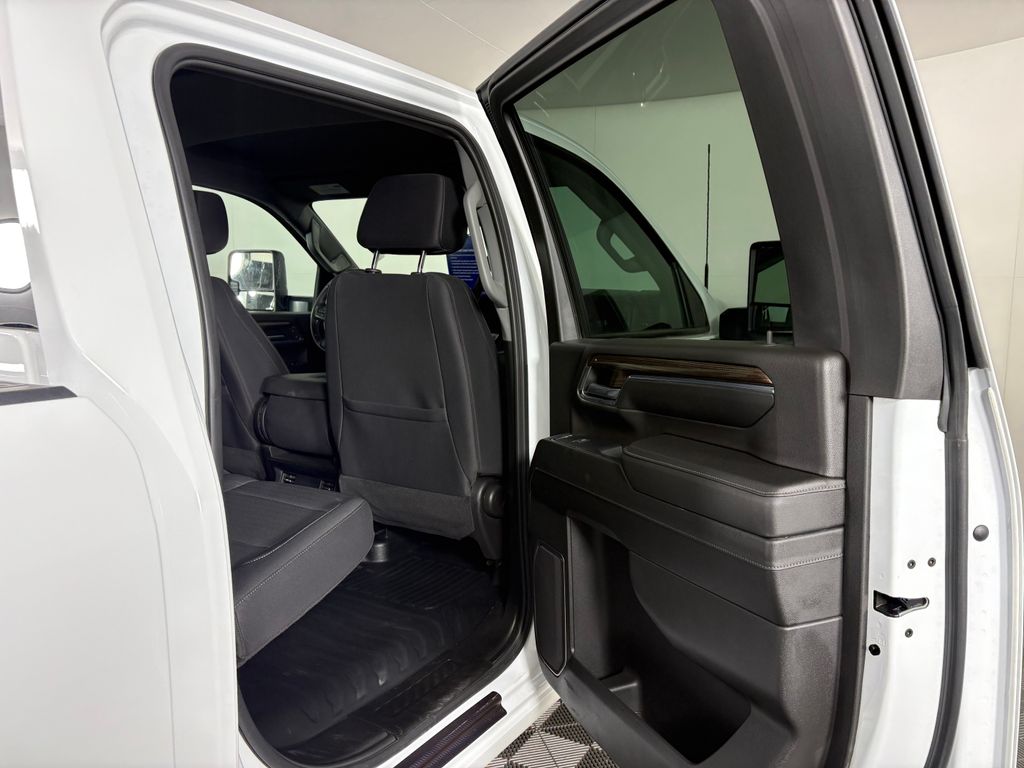 2024 Chevrolet Silverado 3500HD LT - Photo 27