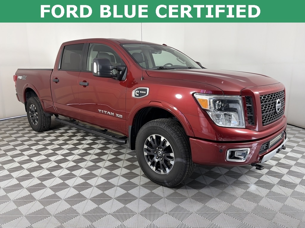 2017 Nissan Titan XD Pro-4X's photo