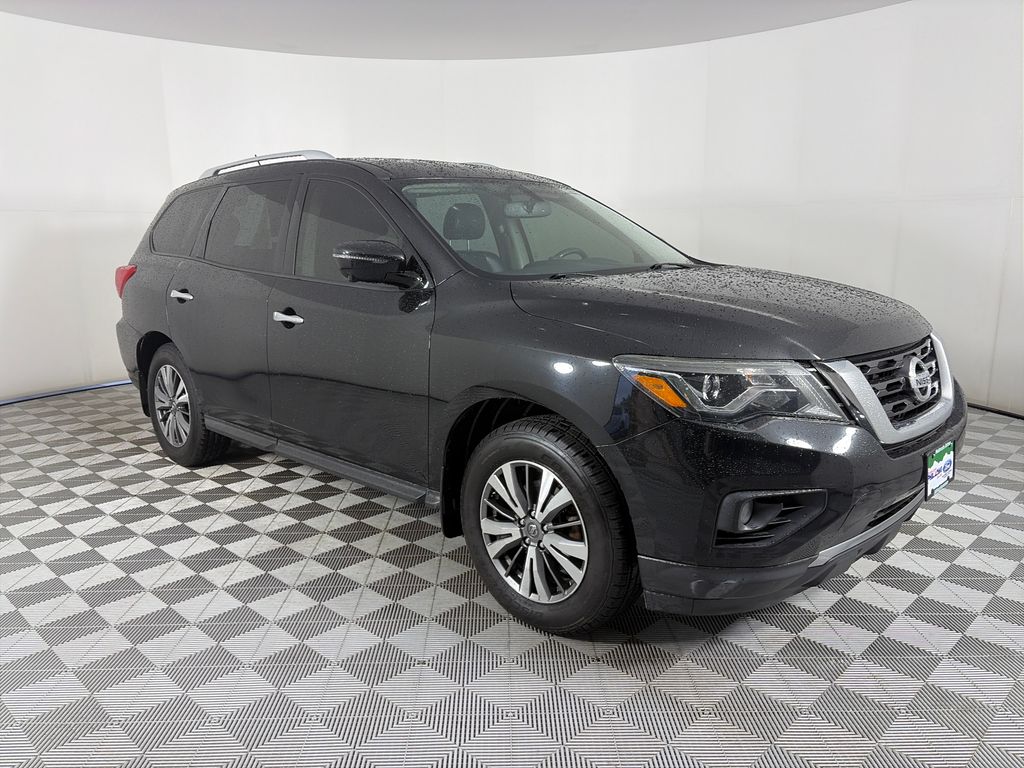 2017 Nissan Pathfinder SL 4WD's photo
