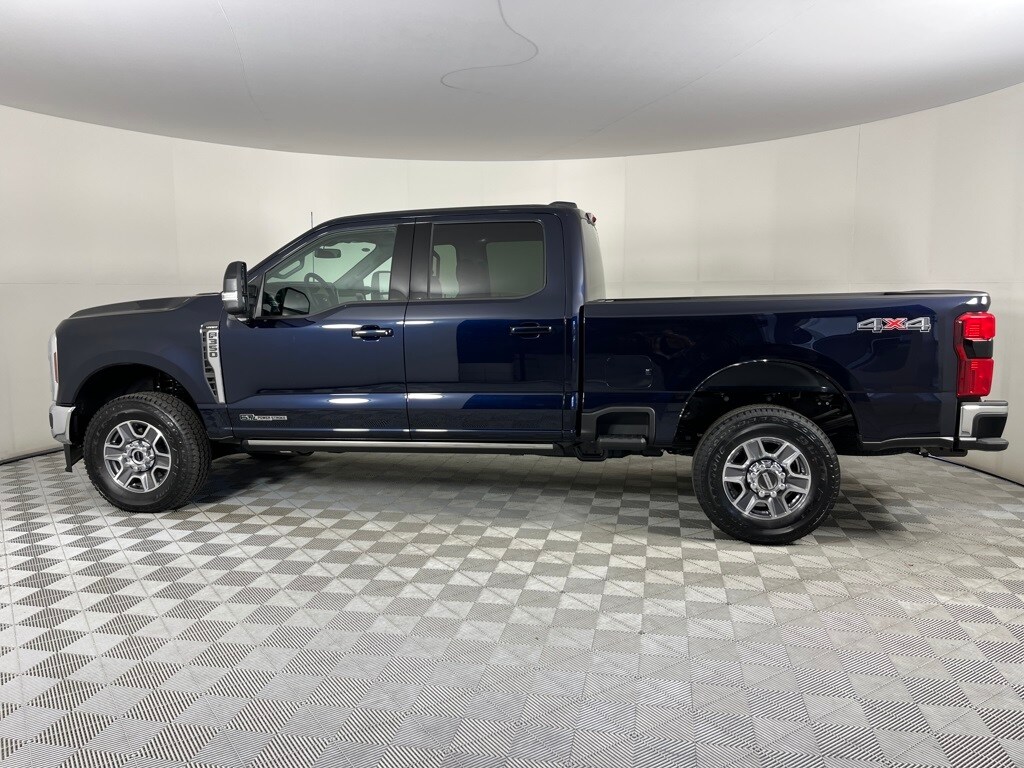 2025 Ford F-350 Lariat photo 4