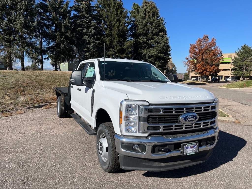 2025 Ford F-350 Super Duty Chassis Cab XL's photo