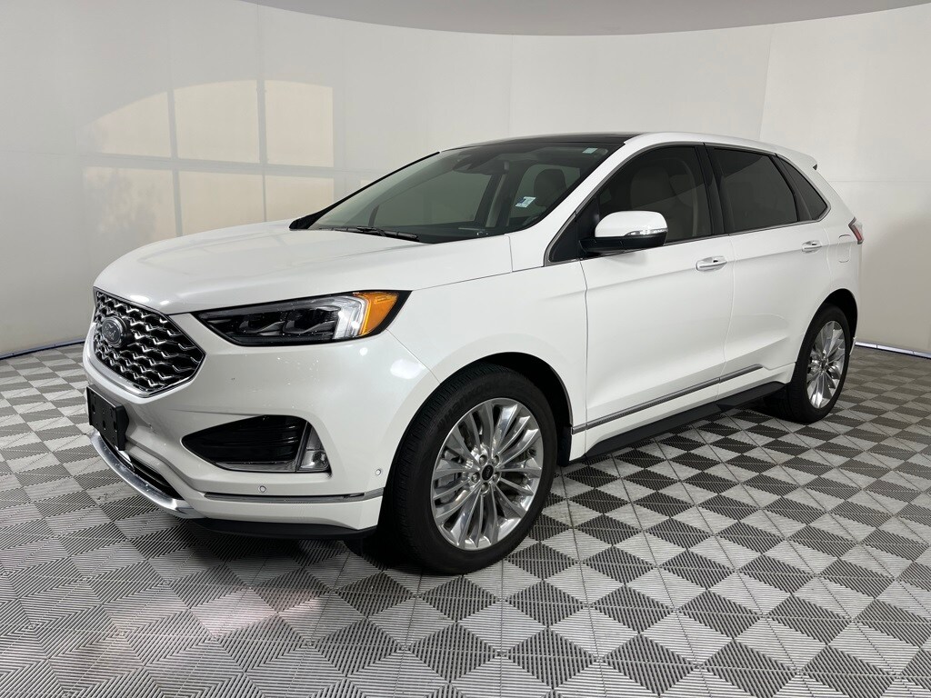 2024 Ford Edge Titanium photo 3