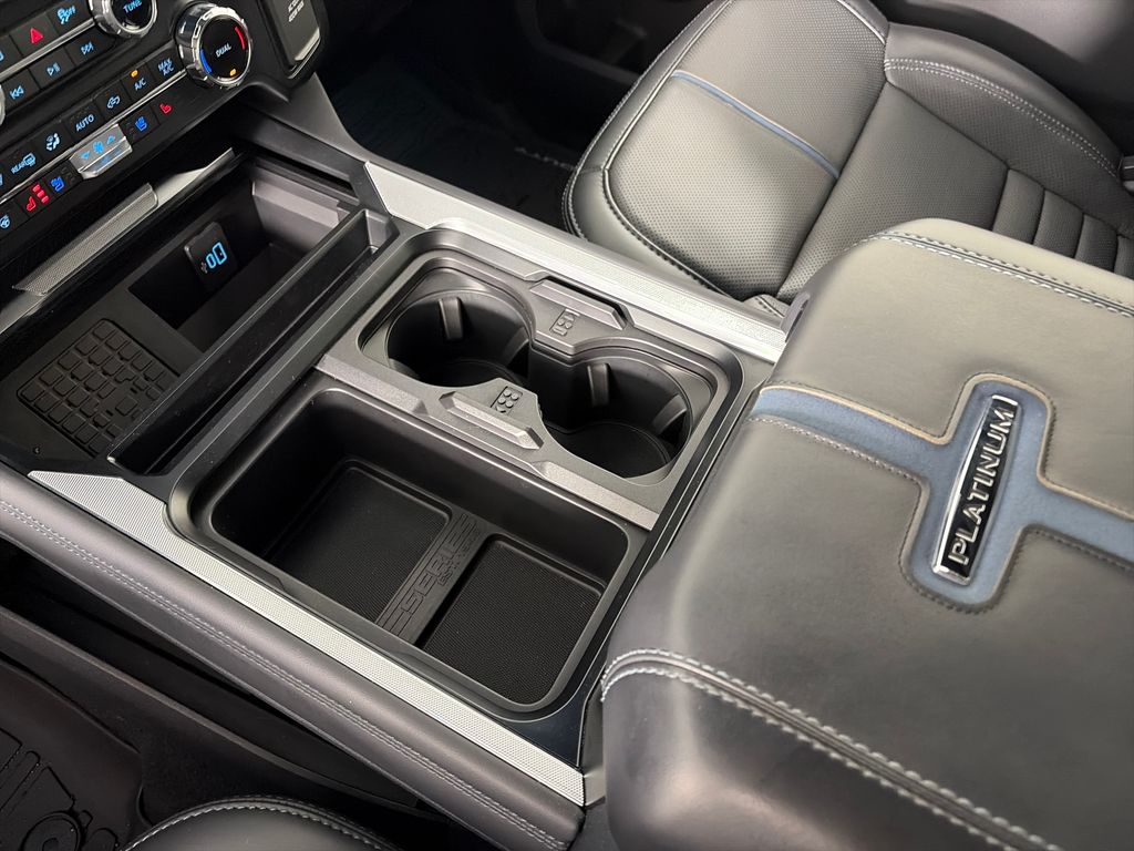 2025 Ford F-350 Super Duty Platinum - Photo 22