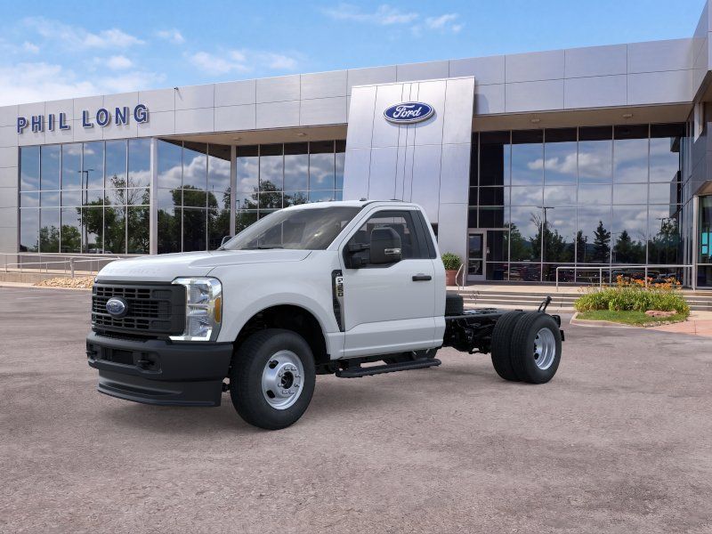 2026 Ford F-350 Super Duty Chassis Cab