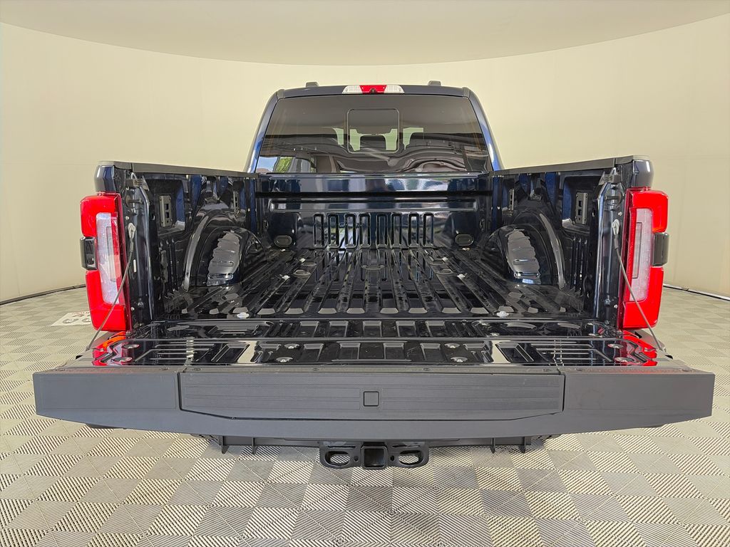 2025 Ford F-350 Super Duty Platinum - Photo 28