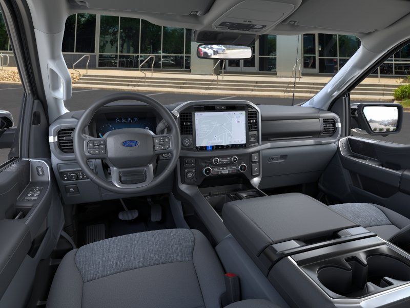 2025 Ford F-150 XLT - Photo 9