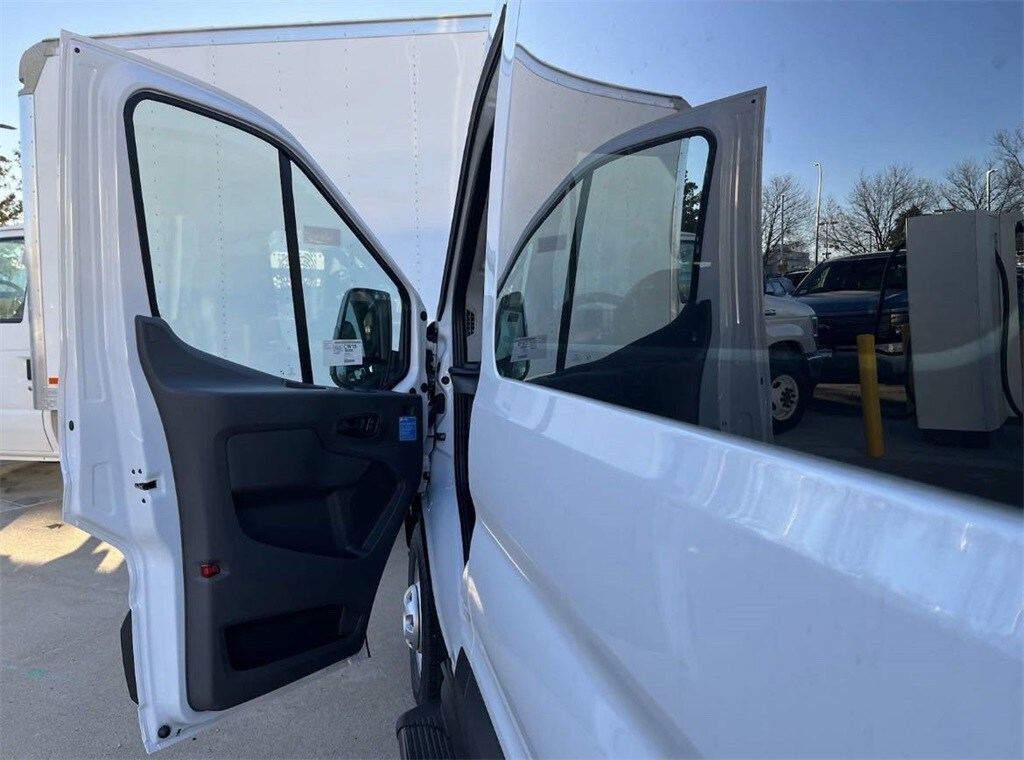 2023 Ford Transit photo 4