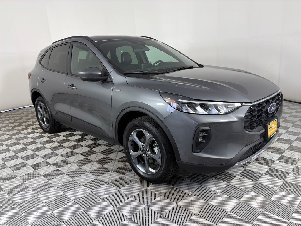 2025 Ford Escape ST-Line Select AWD 2.0L's photo