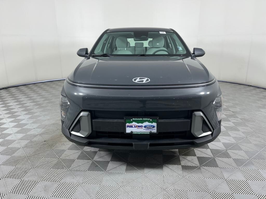2024 Hyundai Kona SE photo 2