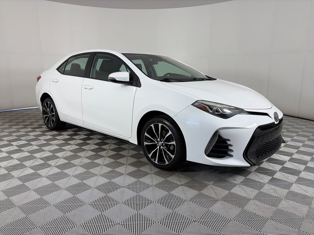 2019 Toyota Corolla SE AT's photo