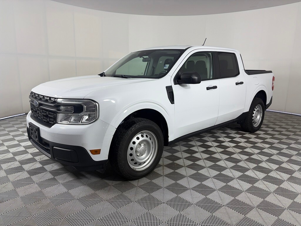 2023 Ford Maverick XL photo 2