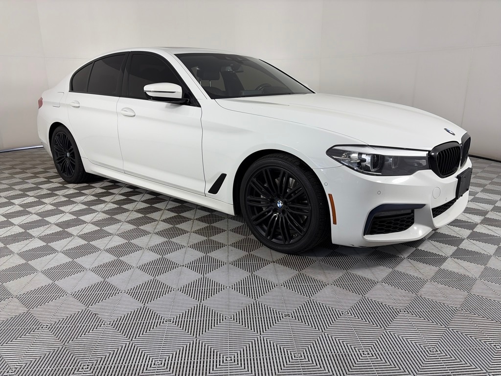 2019 BMW 5 Series 540i's photo