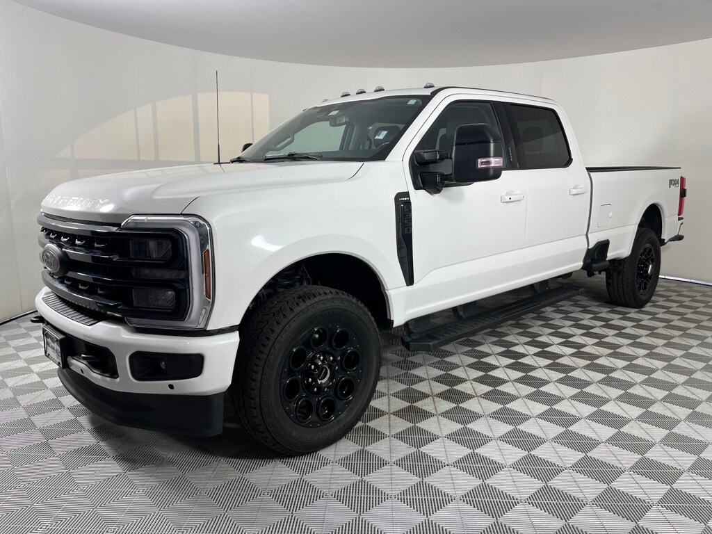 2024 Ford F-350 Lariat photo 2