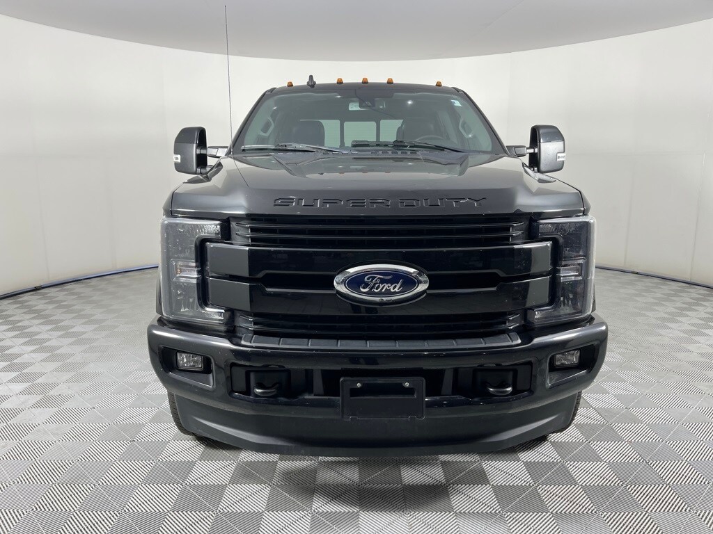 2019 Ford F-350 Lariat photo 2