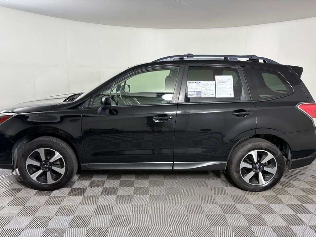2017 Subaru Forester 2.5i Premium photo 3