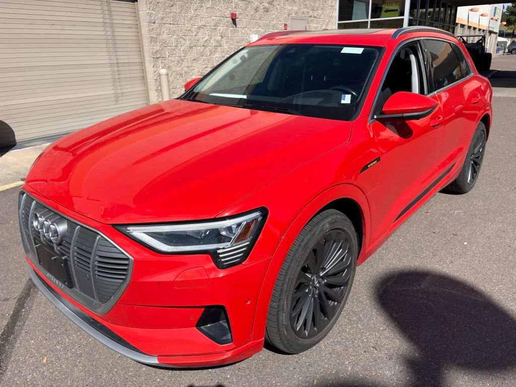 2019 Audi e-tron Premium Plus photo 3