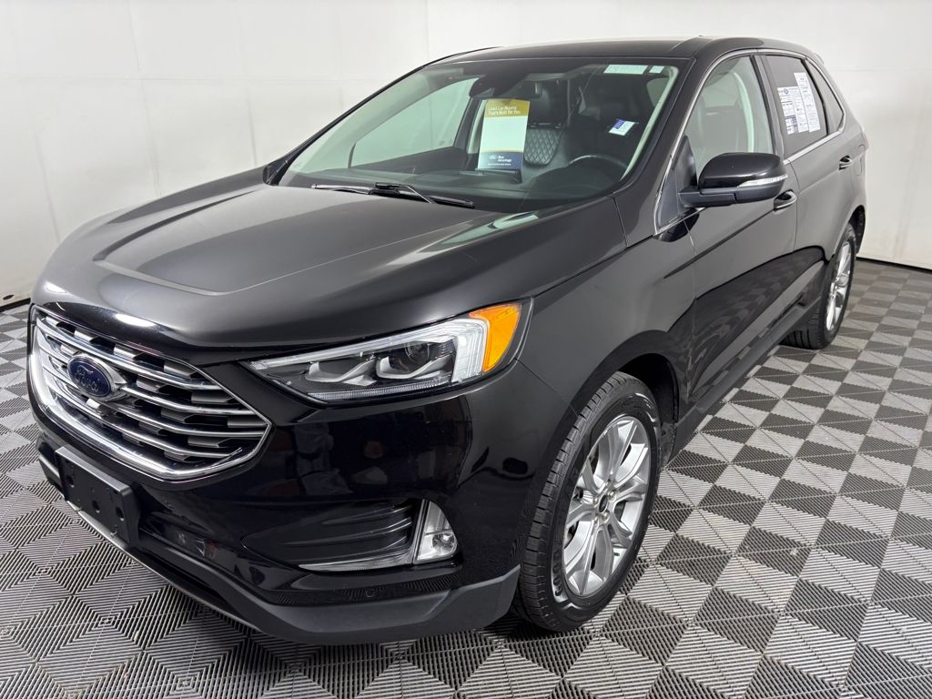 2023 Ford Edge Titanium photo 3