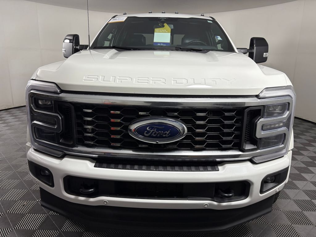 2025 Ford F-450 Platinum photo 2