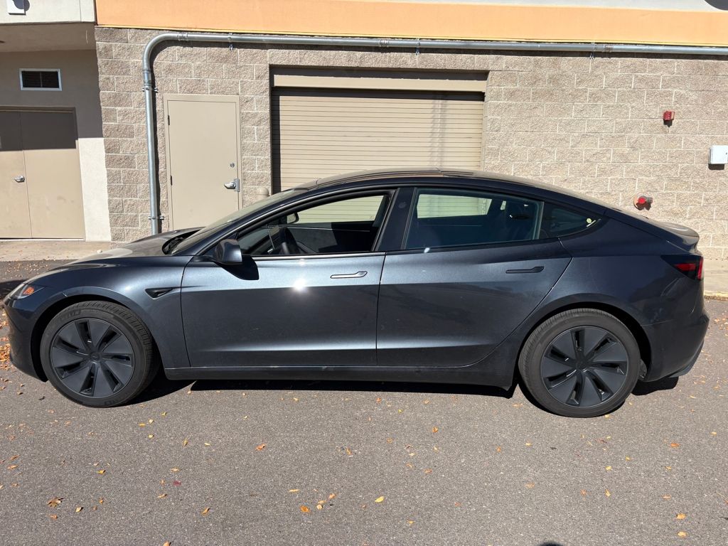 2025 Tesla Model 3 Long Range photo 4