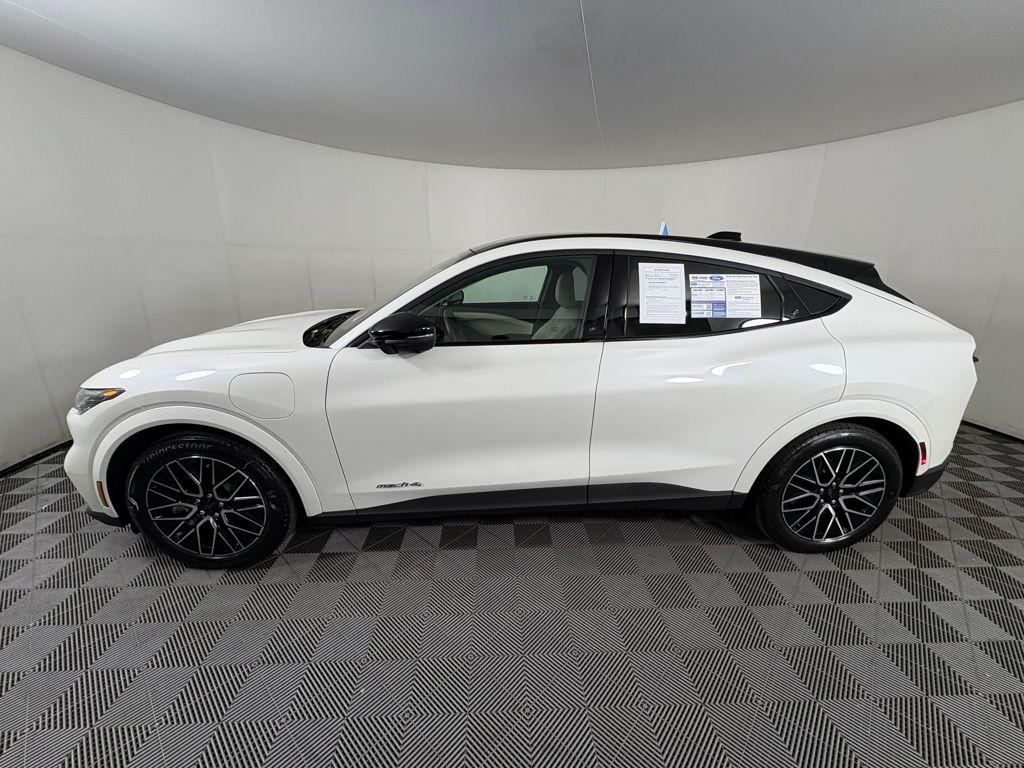 2025 Ford Mustang Mach-E Premium photo 4