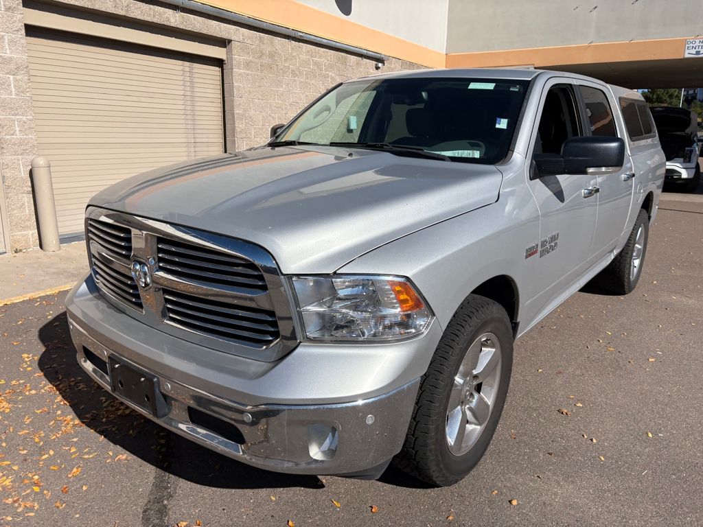 2017 Ram 1500 SLT photo 3