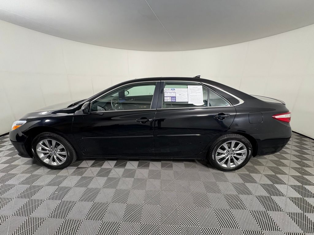 2016 Toyota Camry XSE V6 photo 4