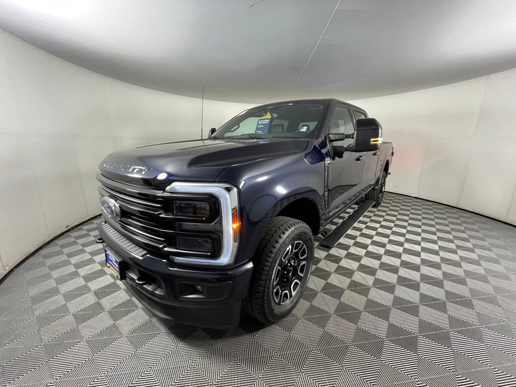 2025 Ford F-350 Platinum photo 3
