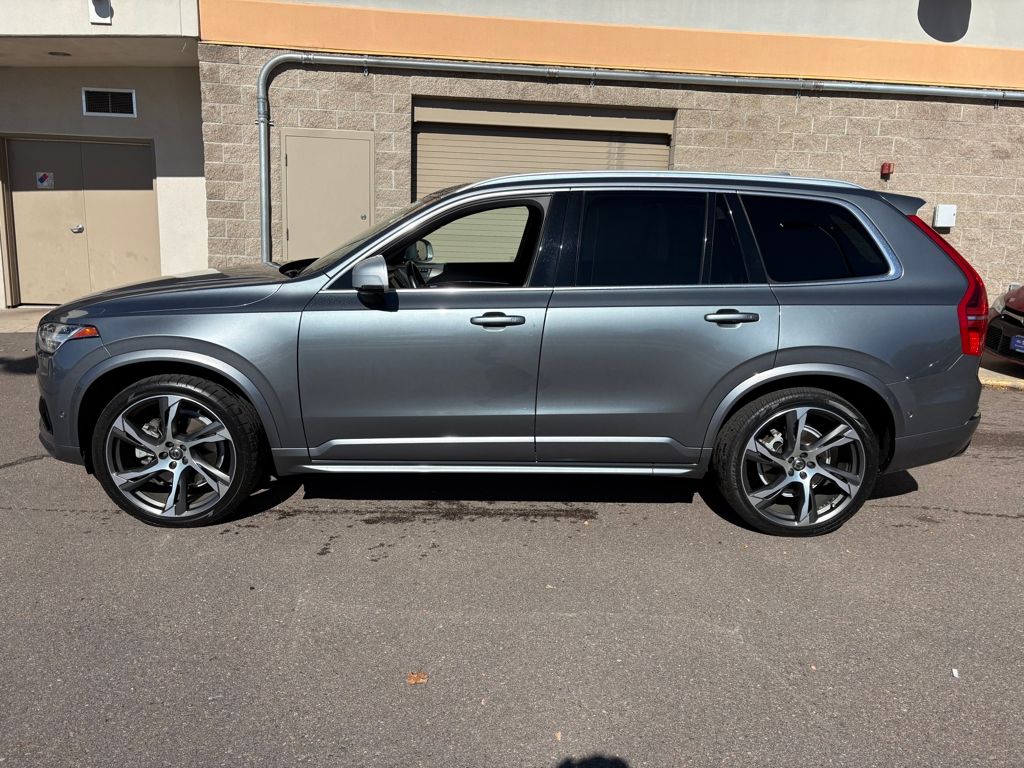 2019 Volvo XC90 T6 R-Design photo 4