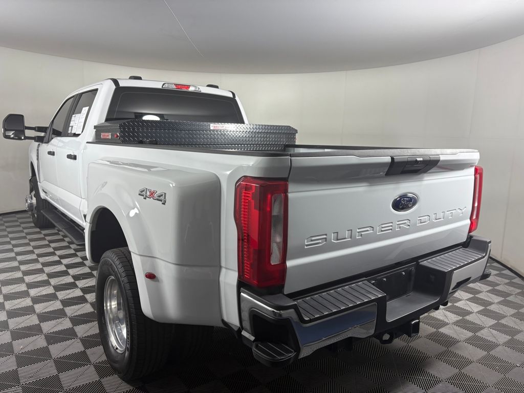 2025 Ford F-350 XL photo 4