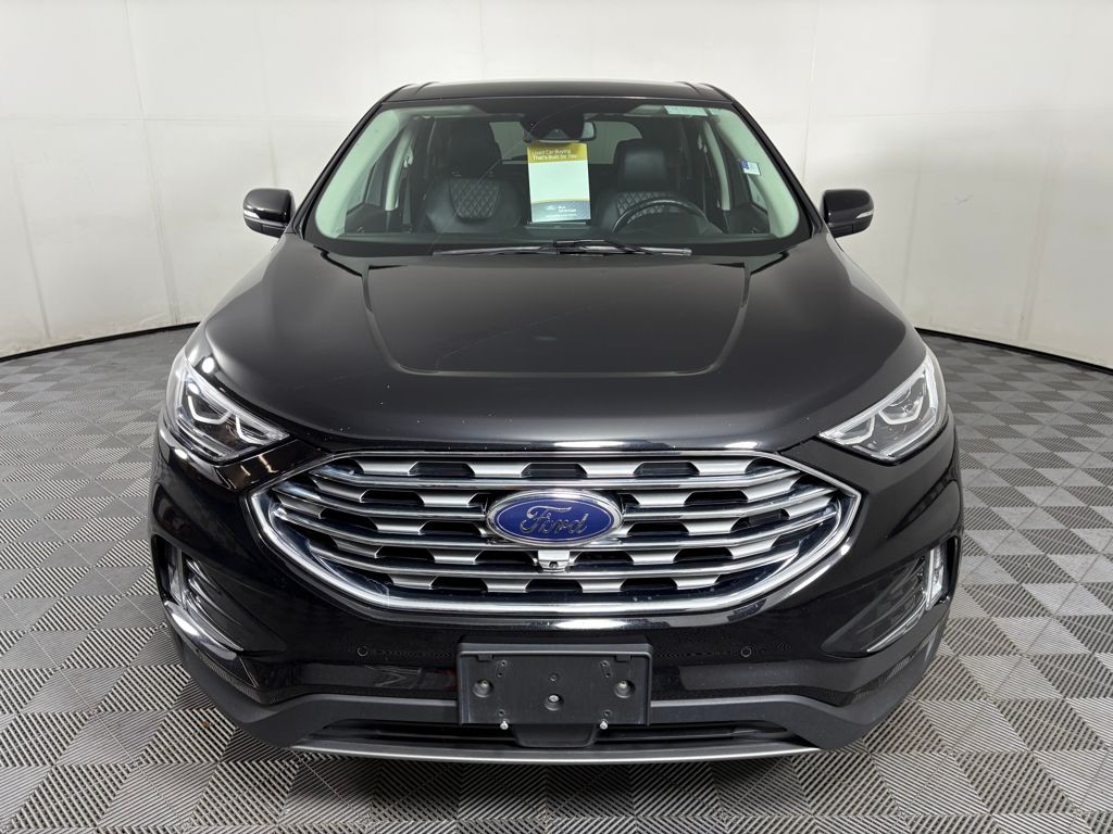 2023 Ford Edge Titanium photo 2