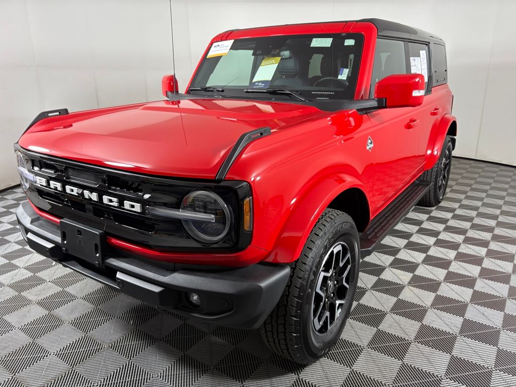 2024 Ford Bronco Outer Banks photo 3