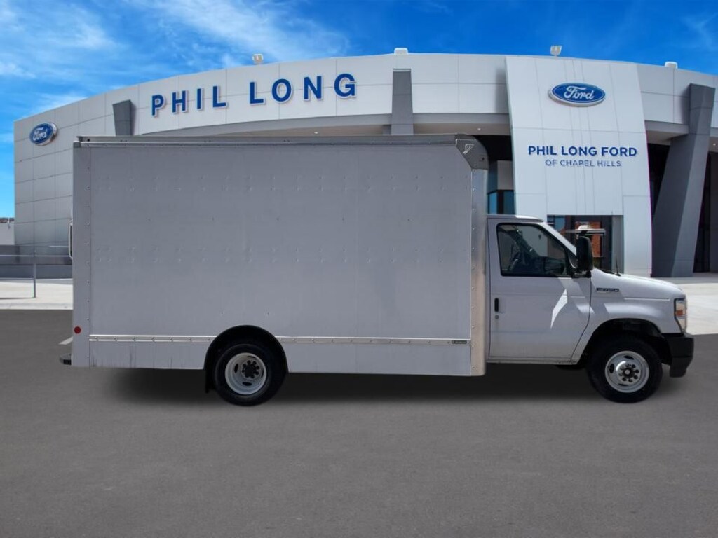 New 2024 Ford E-450 Cutaway Base Truck