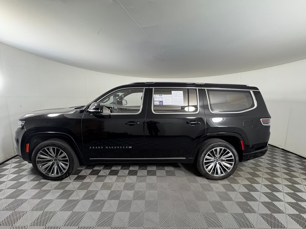 2023 Jeep Grand Wagoneer III photo 4