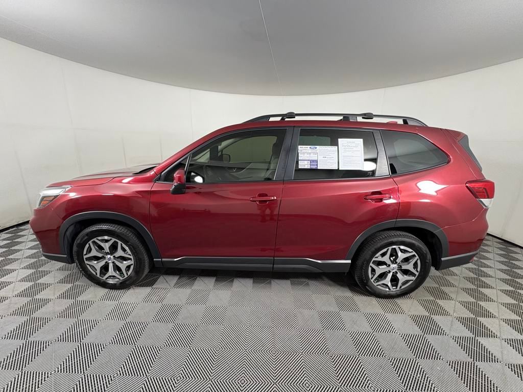2021 Subaru Forester Premium photo 4