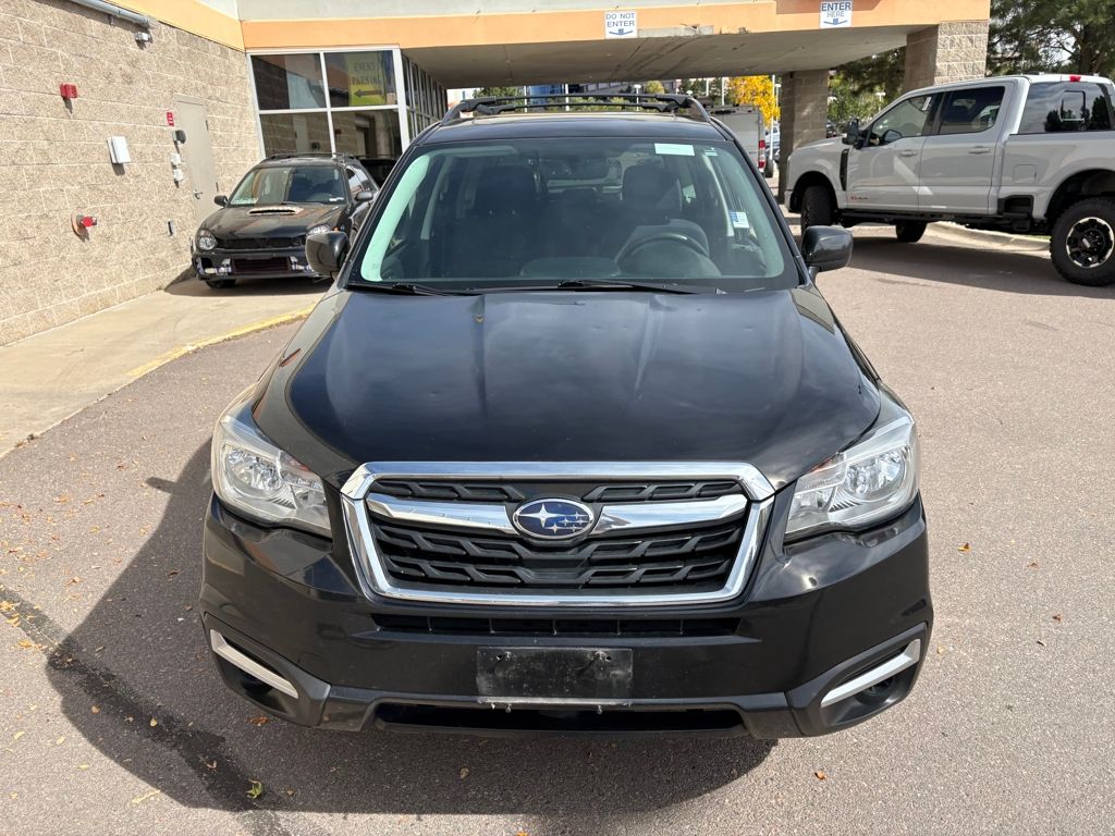 2017 Subaru Forester 2.5i Premium photo 2