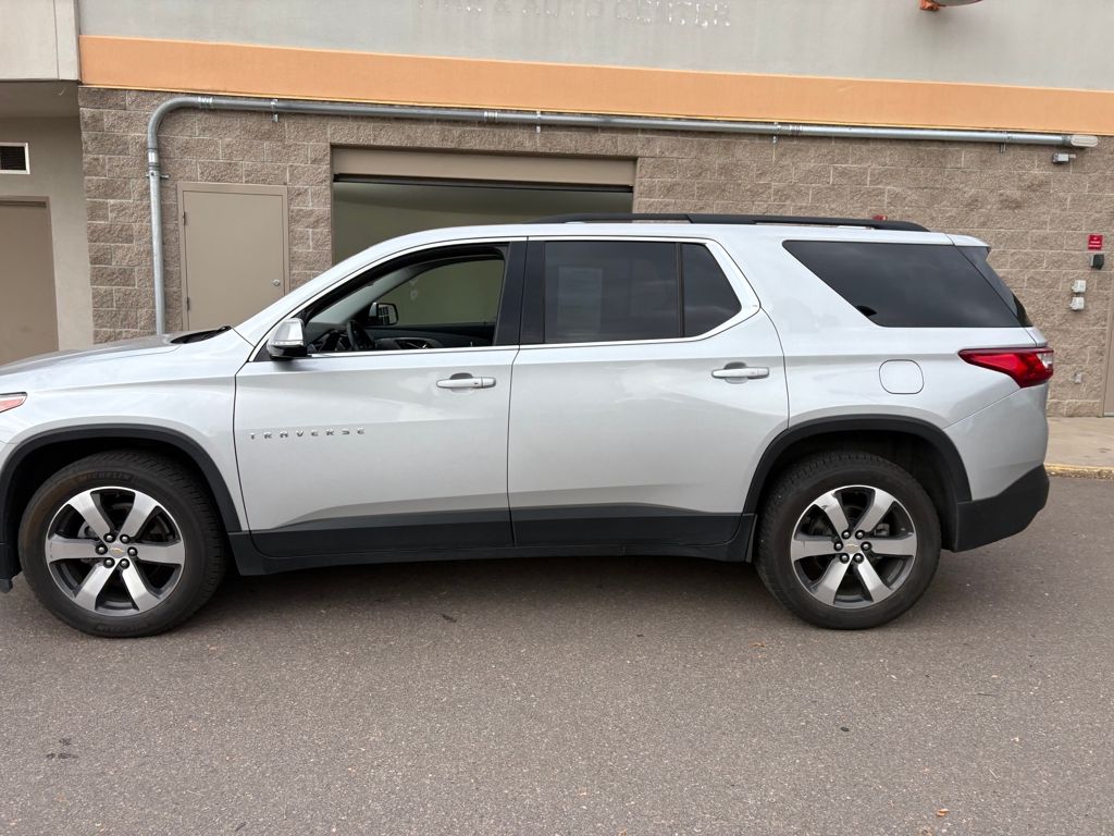 2020 Chevrolet Traverse Leather photo 3
