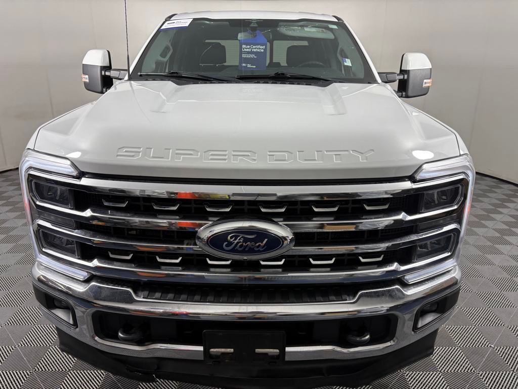 2023 Ford F-250 Lariat photo 2