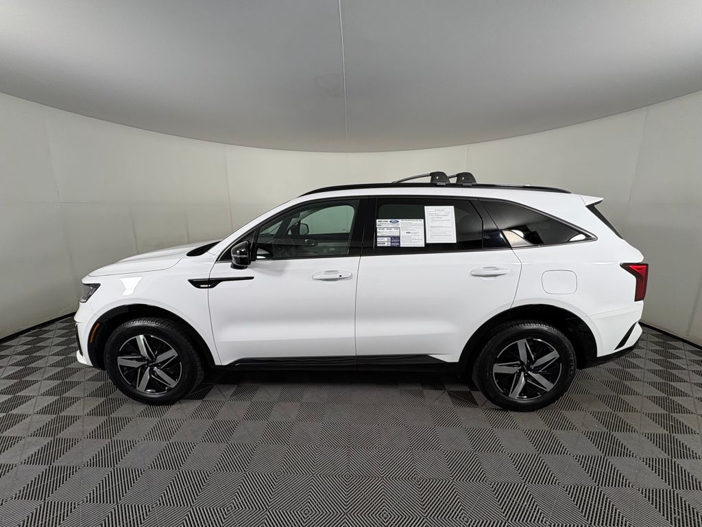 2023 Kia Sorento S photo 3