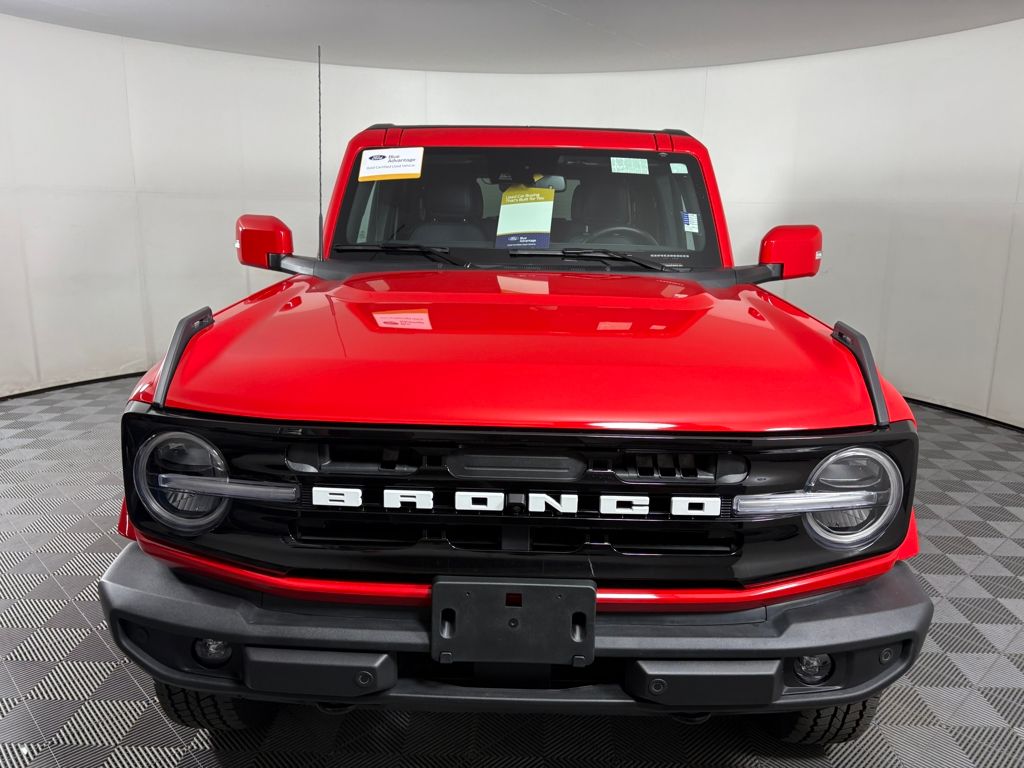 2024 Ford Bronco Outer Banks photo 2