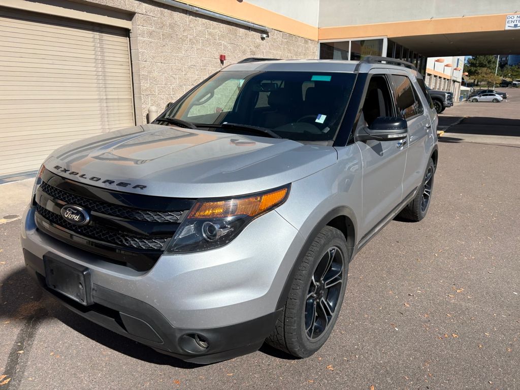2013 Ford Explorer Sport photo 2